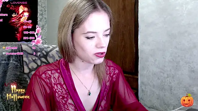 Snapshot of Kate__Loves chatting on 10.29.25 Kate Loves online show from 10.29.25