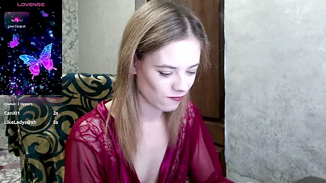 Snapshot of Kate__Loves chatting on 11.17.25 Kate Loves online show from 11.17.25