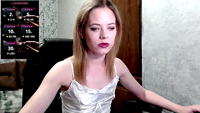 Snapshot of Kate__Loves chatting on 07.19.26 Kate Loves online show from 07.19.26