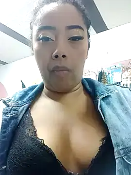 Snapshot of Ebony-Goddess19 chatting on 10.09.25 Ebony-Goddess19 online show from 10.09.25