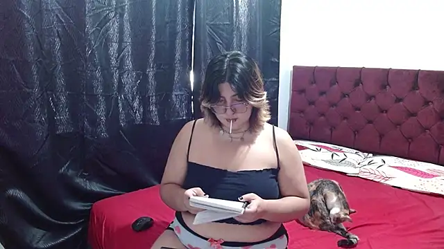 Snapshot of Roxy_f_w chatting on 09.18.25 Roxy f w online show from 09.18.25