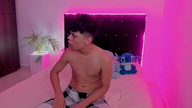 Snapshot of Zacktorres_ chatting on 10.11.25 Zacktorres online show from 10.11.25