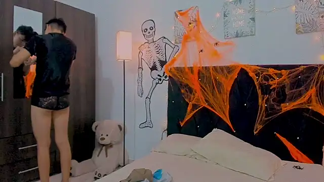 Snapshot of Zacktorres_ chatting on 10.20.25 Zacktorres online show from 10.20.25