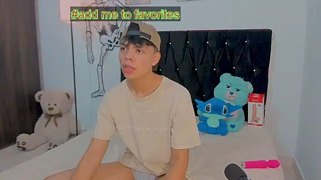 Snapshot of Zacktorres_ chatting on 10.25.25 Zacktorres online show from 10.25.25