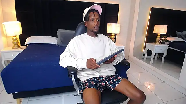 SkylerBigxxx online show from 06.11.26