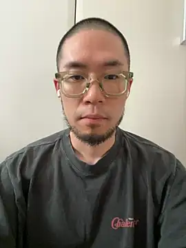 Snapshot of koeanboy11 chatting on 09.16.25 koeanboy11 online show from 09.16.25