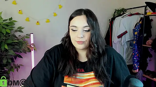 Snapshot of Mia_R0ss chatting on 02.04.26 Mia R0ss online show from 02.04.26