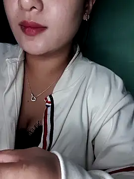 Snapshot of Linksys_nicee chatting on 12.19.25 Linksys nicee online show from 12.19.25