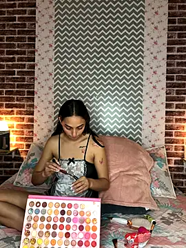 Snapshot of KaMila_M00N chatting on 09.23.25 KaMila M00N online show from 09.23.25