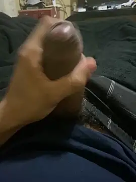 Snapshot of javieronMX chatting on 12.18.25 javieronMX online show from 12.18.25