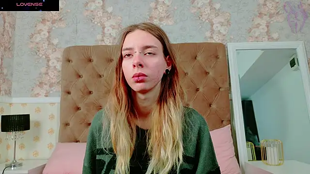 CoraVex online show from 10.30.25