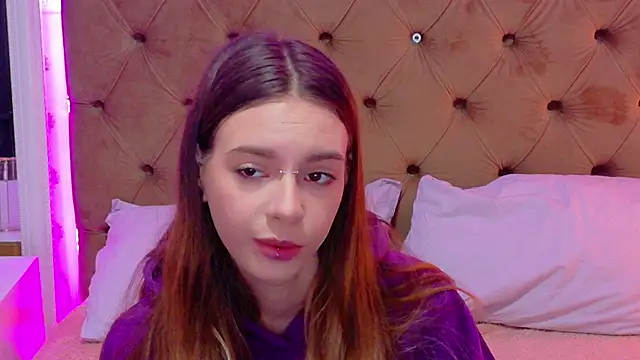 CoraVex online show from 04.03.26