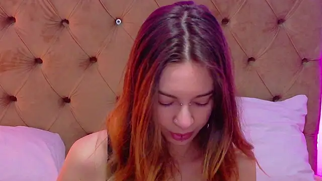 CoraVex online show from 04.11.26