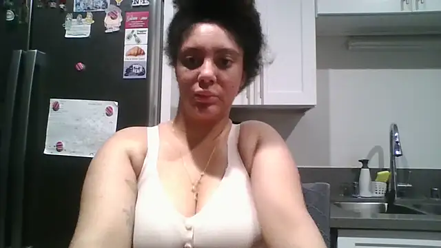 Snapshot of Dallasstar chatting on 10.12.25 Dallasstar online show from 10.12.25