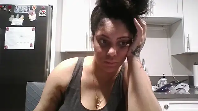 Snapshot of Dallasstar chatting on 11.08.25 Dallasstar online show from 11.08.25