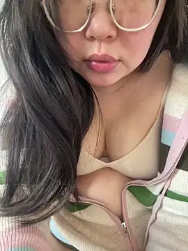 Snapshot of XerSerV chatting on 11.20.25 XerSerV online show from 11.20.25