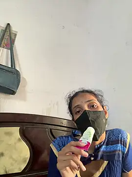 sweetreddy-02 online show from 10.14.25