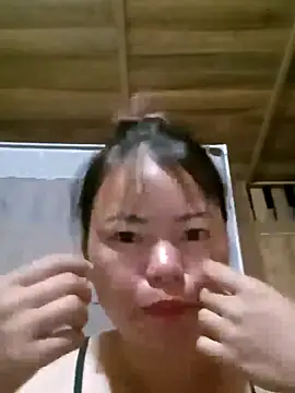 emly-xinh18 online show from 10.05.25