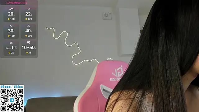 Helen Spark online show from 11.08.25