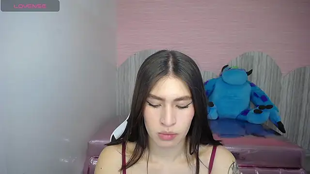 Snapshot of im_anny_t chatting on 10.24.25 im anny t online show from 10.24.25