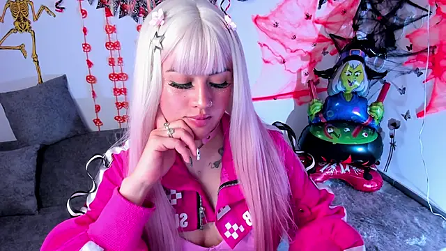 lilielou  online show from 10.29.25