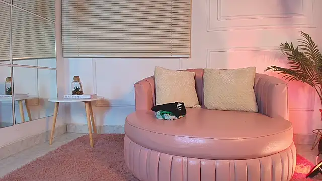 alessia moon1 online show from 10.29.25