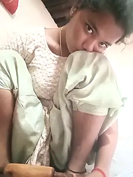 Hot Shredha online show from 09.28.25