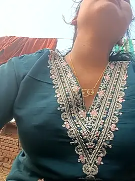 Hot Shredha online show from 11.24.25