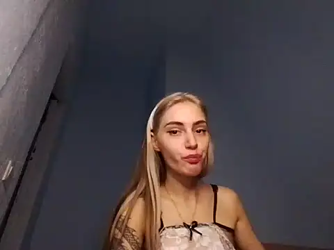 lesyawhite online show from 10.24.25