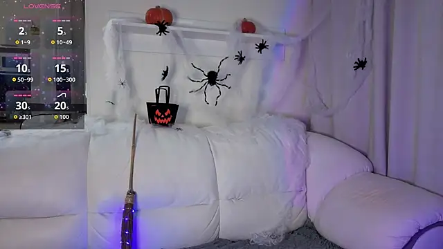 Snapshot of _Lua__ chatting on 10.27.25 Lua online show from 10.27.25