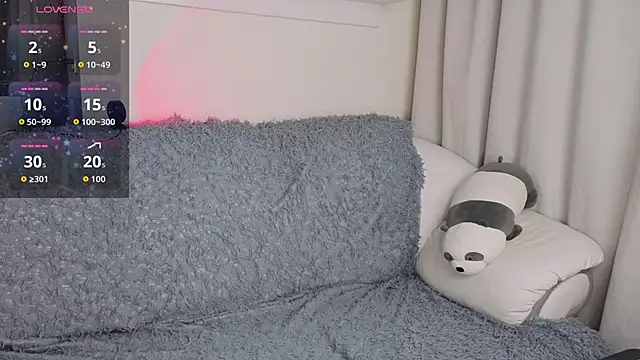 Snapshot of _Lua__ chatting on 11.21.25 Lua online show from 11.21.25