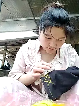 Snapshot of meoyeu chatting on 10.21.25 meoyeu online show from 10.21.25