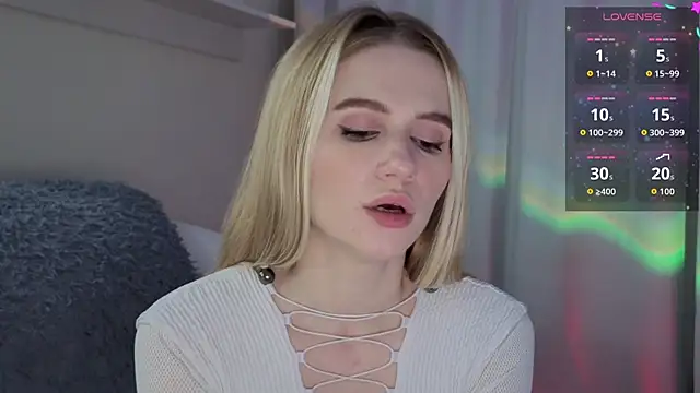 Snapshot of Ange_Lus chatting on 10.18.25 Ange Lus online show from 10.18.25