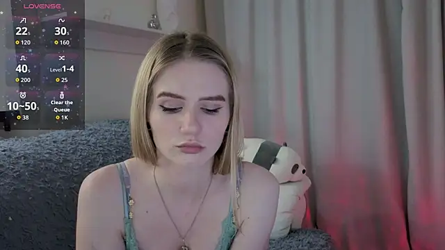 Snapshot of Ange_Lus chatting on 10.20.25 Ange Lus online show from 10.20.25