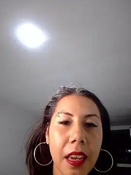 Snapshot of vixen_velvett1 chatting on 09.30.25 vixen velvett1 online show from 09.30.25