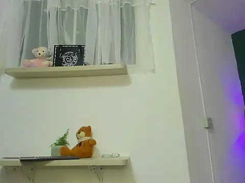 Snapshot of prettygirl691 chatting on 10.05.25 prettygirl691 online show from 10.05.25