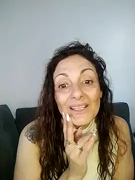 Snapshot of dulcefanny chatting on 09.30.25 dulcefanny online show from 09.30.25