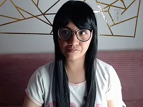 Snapshot of Amycosplay_99 chatting on 10.10.25 Amycosplay 99 online show from 10.10.25