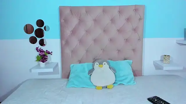 Lola Purple online show from 11.03.25