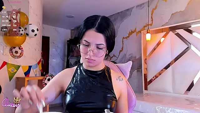 Snapshot of sophiadoll_tf chatting on 06.26.26 sophiadoll tf online show from 06.26.26