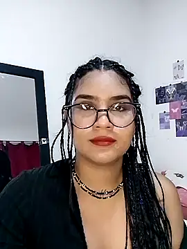 Snapshot of Renata_Zoe chatting on 10.19.25 Renata Zoe online show from 10.19.25