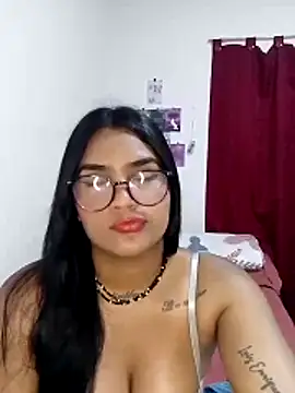 Snapshot of Renata_Zoe chatting on 10.28.25 Renata Zoe online show from 10.28.25