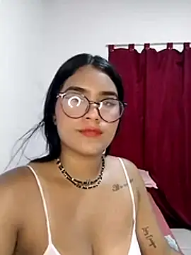 Snapshot of Renata_Zoe chatting on 10.29.25 Renata Zoe online show from 10.29.25