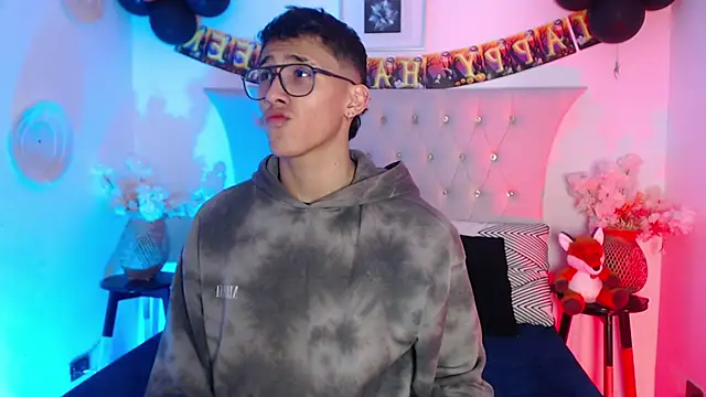 SalvadorFit online show from 10.19.25