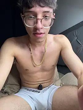 Snapshot of arthurdavies chatting on 10.30.25 arthurdavies online show from 10.30.25