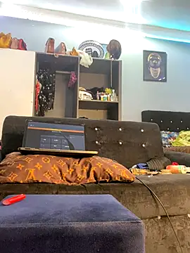 Daavikolovivi online show from 11.24.25