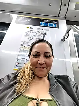 Snapshot of Lunita86 chatting on 11.01.25 Lunita86 online show from 11.01.25