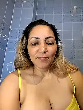 Snapshot of Lunita86 chatting on 11.06.25 Lunita86 online show from 11.06.25