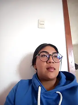 Violettabloom  online show from 09.26.25