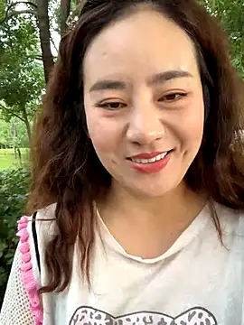 Snapshot of Kayla-love chatting on 10.06.25 Kayla-love online show from 10.06.25